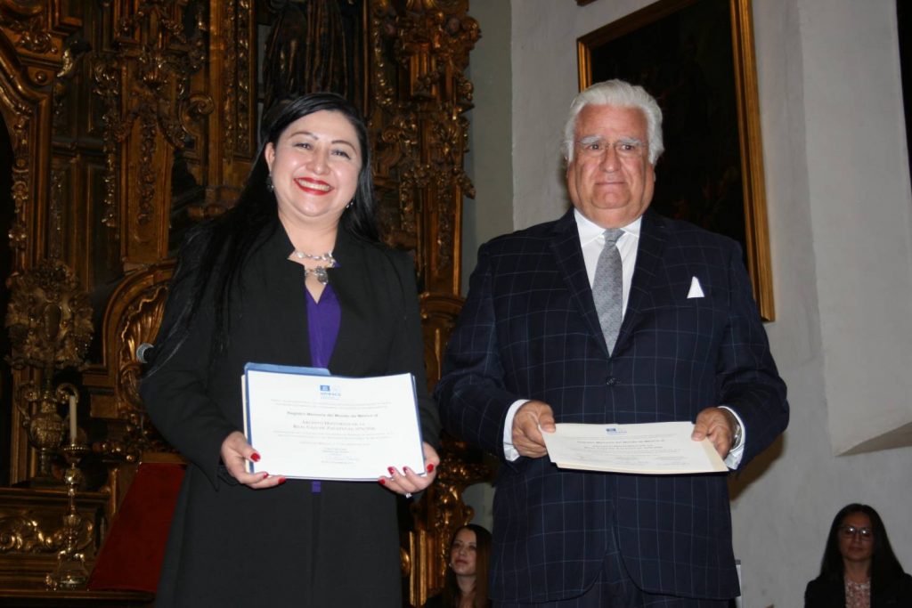 Ana Lucía Chiu, del Tecnológico de Monterrey, y Manuel Sescosse Varela, de la Sociedad de Amigos de Zacatecas, A.C